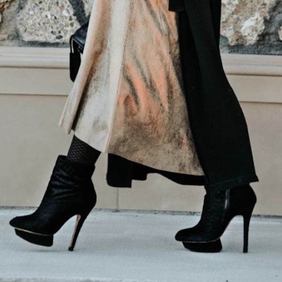 L.A.M.B. NOSS EMBOSSED FUR PEDASTAL PLATFORM STILLETTO BOOTIE - Picture 8 of 11